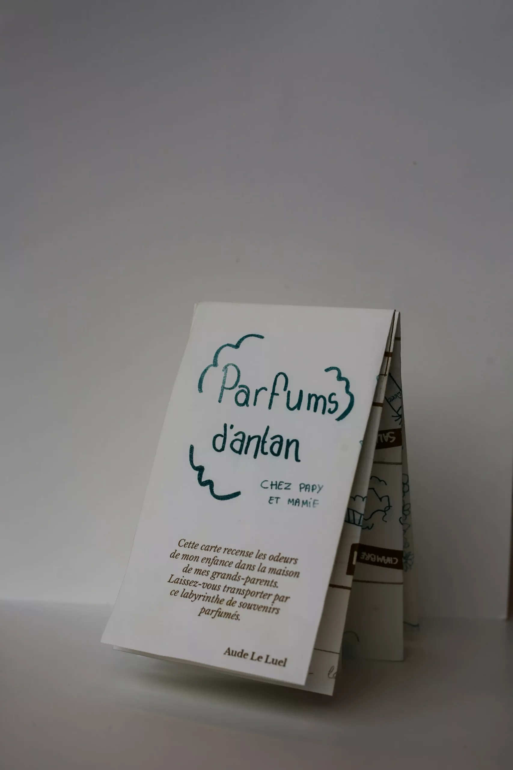parfum-antan-risographie-pliee-carte-sensible